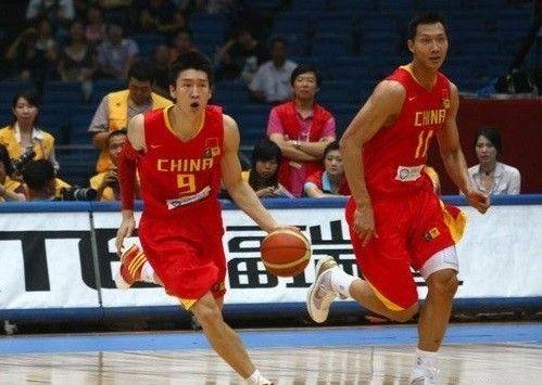 中路反身接